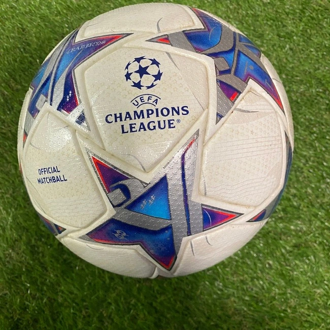 cover image of the auction item