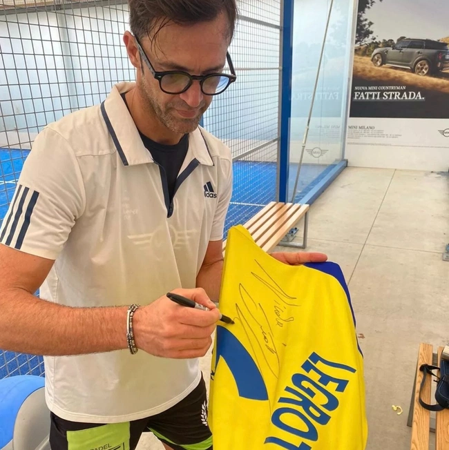 cover image of the auction item