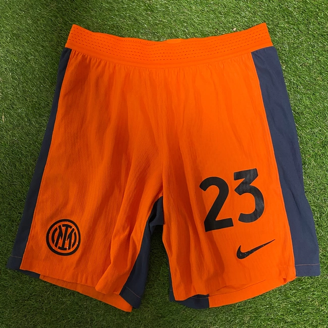 cover image of the auction item