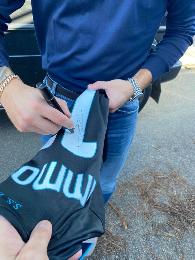 cover image of the auction item