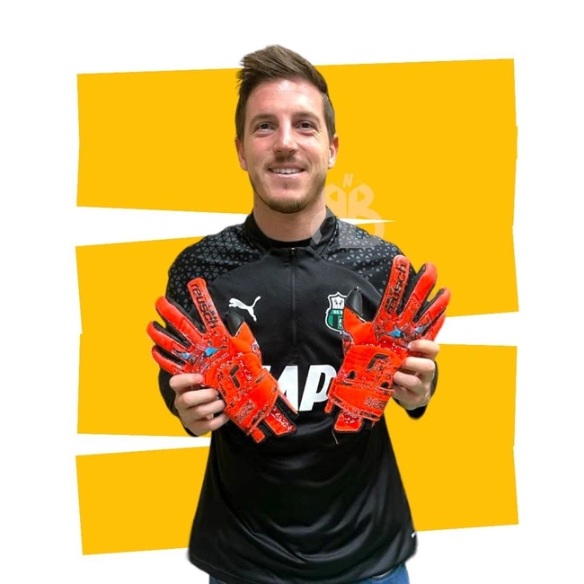 cover image of the auction item