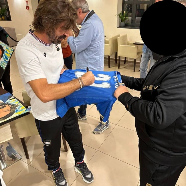 cover image of the auction item