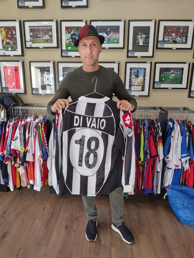 cover image of the auction item