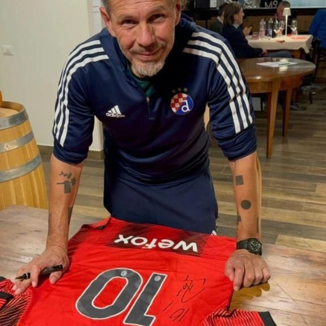 cover image of the auction item