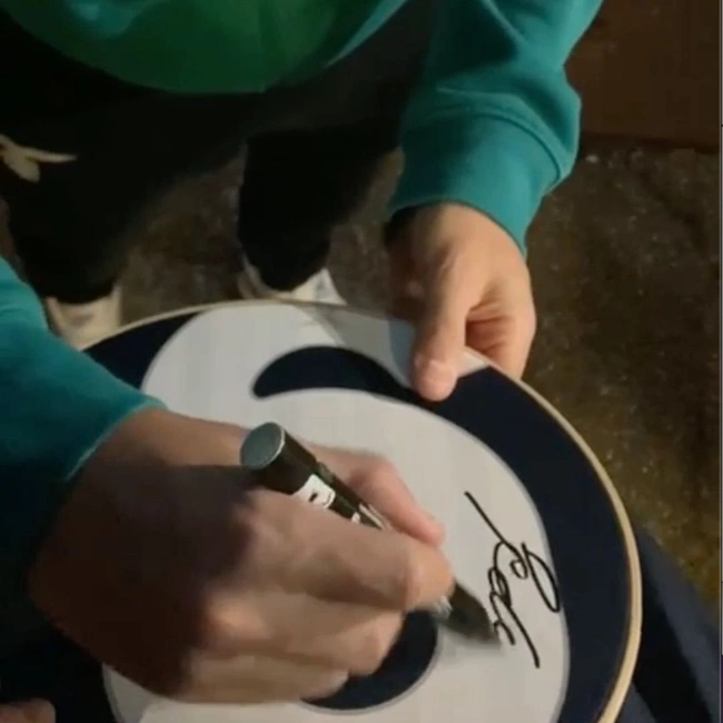 cover image of the auction item