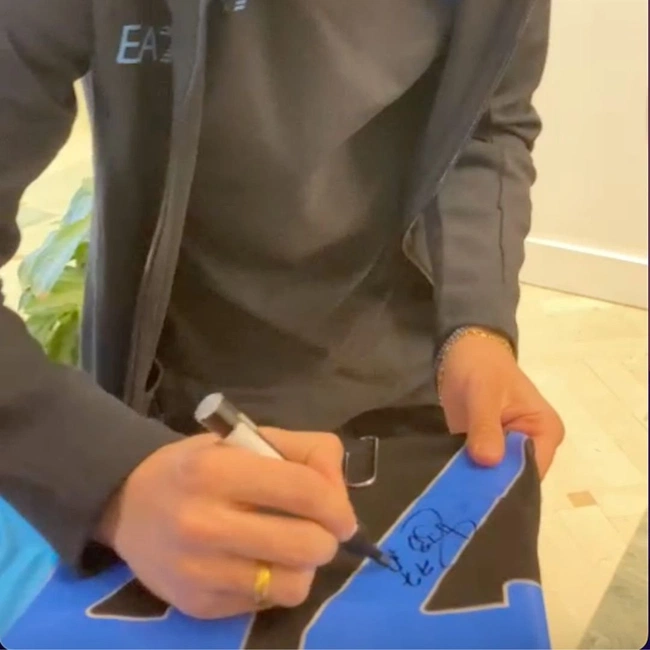 cover image of the auction item