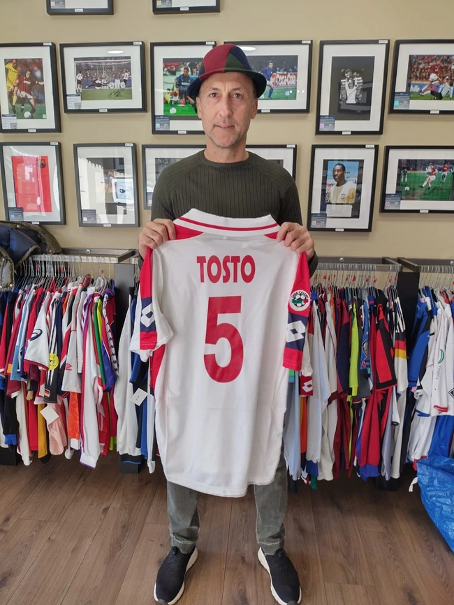 cover image of the auction item